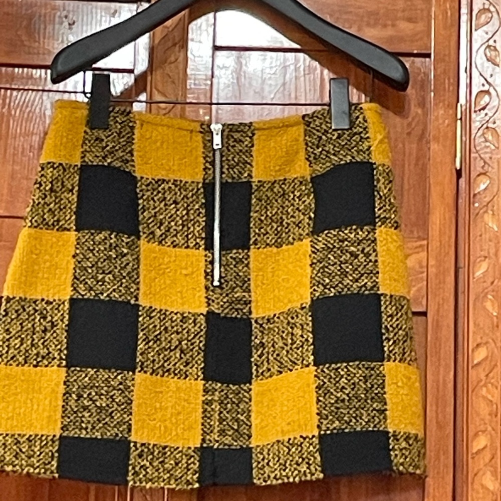 Forever 21 Yellow and Black A-Line Skirt